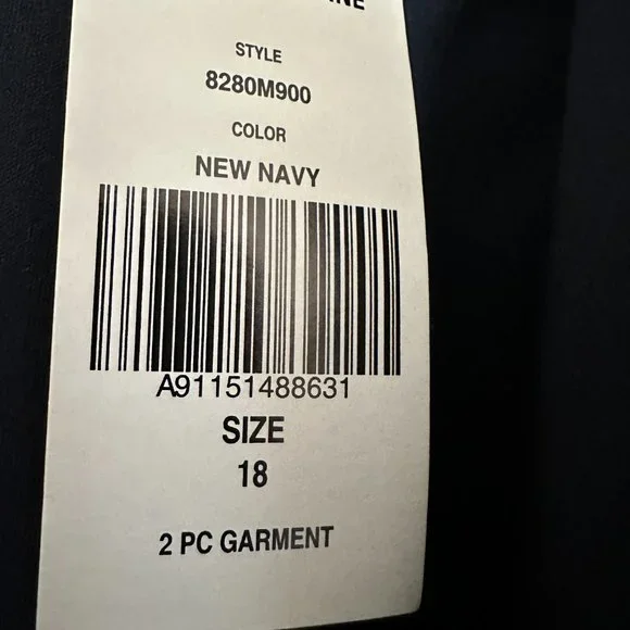 TAHARI NAVY BLUE SUIT - SIZE 18(NEVER WORN, HAS ORIGINAL TAGS)